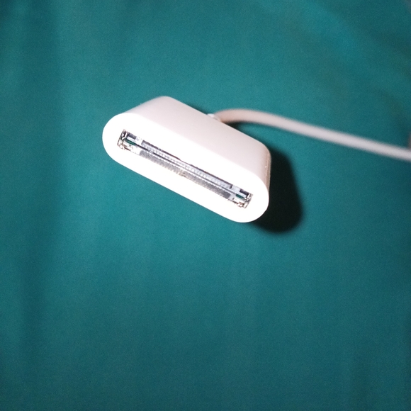 Lighting Adapter Cable To 30 Pin Charge Synchronisation. White. Iphone - Picture 6 of 7